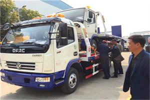 海陵汽车道路救援拖车价格